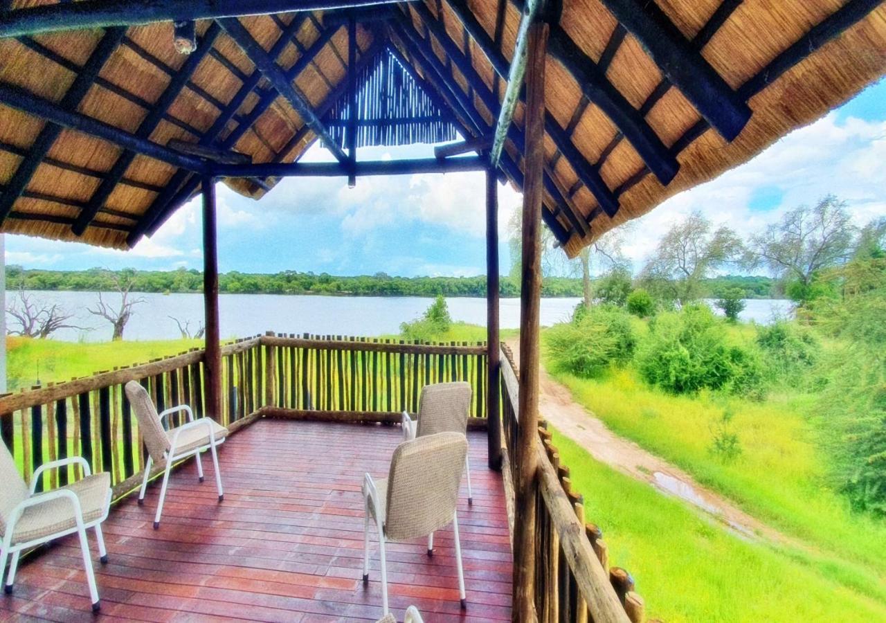 Tlou Safari Lodge Kasane Exteriér fotografie
